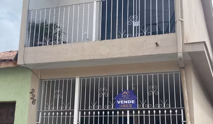 Belo Sobrado à Venda no Bairro Figueira, Guaratinguetá - SP
