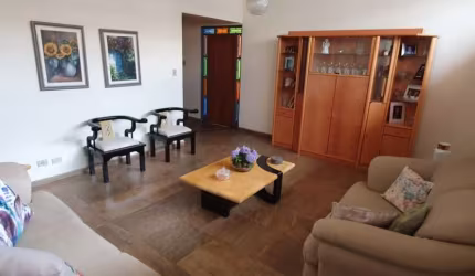 Casa - Padrão, para Venda em Uberlândia/MG