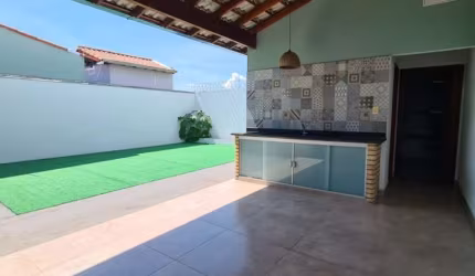 Casa - Padrão, para Venda em Uberlândia/MG