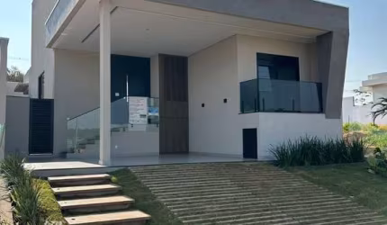 Casa - Padrão, para Venda em Uberlândia/MG