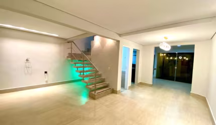 Casa - Padrão, para Venda em Uberlândia/MG