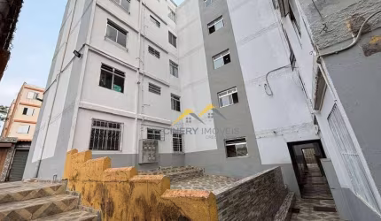 Apartamento com 3 dormitórios à venda, 56 m² por R$ 185.000 - Conjunto Residencial José Bonifácio - São Paulo/SP