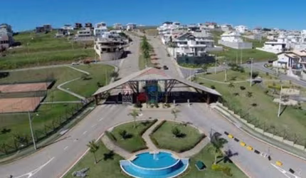 Luxuosa Casa de Alto Padrão para Locação em Localização Privilegiada