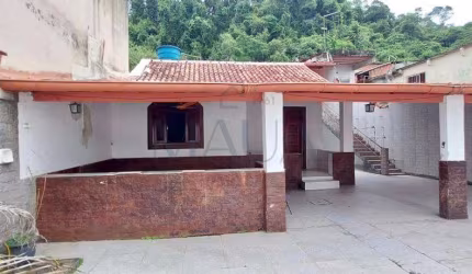 Casa à venda em Duque de Caxias, Xerém, com 2 quartos, com 60 m²