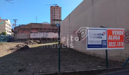 Terreno Comercial de Esquina com 475,37m² - Centro