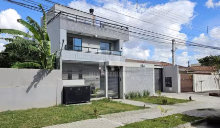 Sobrado em Condomínio no Bairro Cajuru, 4 quartos, 2 suíte, espaço para instalação de área gourmet
