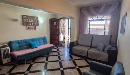 Casa Térrea à venda 134.1m² com 3 quartos 1 suíte 3 vagas, por 650.000 em Campinas, Jardim Nova Europa.