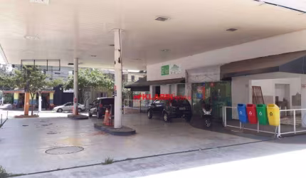 Terreno com vocação para posto de gasolina, loja ou farmacia - 959m total - 623 área construída