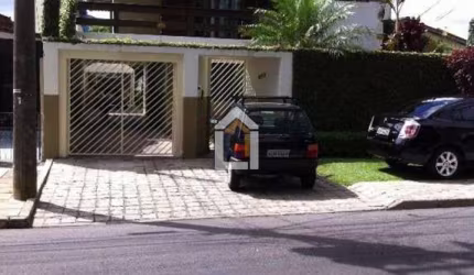 Sobrado triplex com 427m² no Uberaba