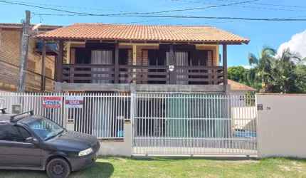 Casa a venda em Piçarras a 160m do mar