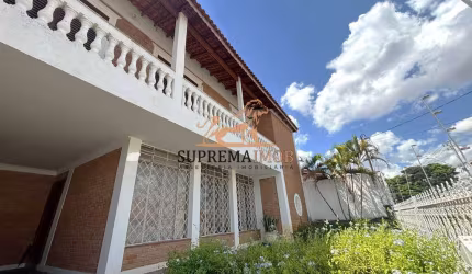 Casa para venda 04 dormitórios - Villa Trujillo