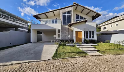 Casa em condomínio à venda em Teresópolis-RJ, bairro Albuquerque, 3 quartos, 3 suítes, 4 banheiros, 4 vagas, 260m².