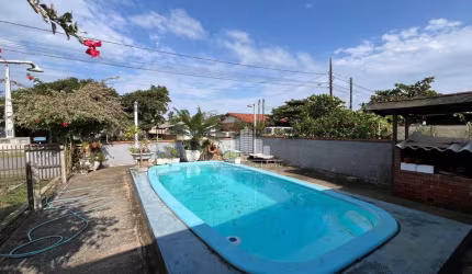 Casa com 5 quartos à venda na Loteamento Albatroz, Praia do Ervino, São Francisco do Sul por R$ 590.000