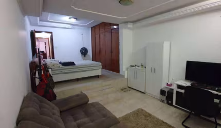 Sobrado com 1231 m², 3 dormitórios sendo 1 suíte, 1 vaga, 3  banheiros, R$ 750.000,00