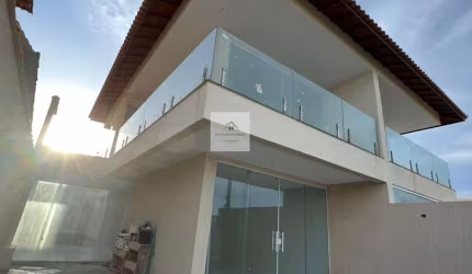 Duplex alto padrão pé na areia com 4 quartos 2 suítes piscina fino acabamento