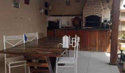 Casa com 4 quartos sendo 2 suítesà venda, 250 m² por R$ 700.000 - Jardim Patrícia - Uberlândia/MG