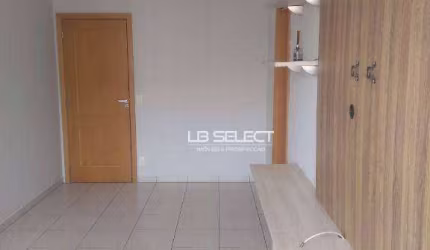 Apartamento no bairro Roosevelt com dois quartos e banheiro social.