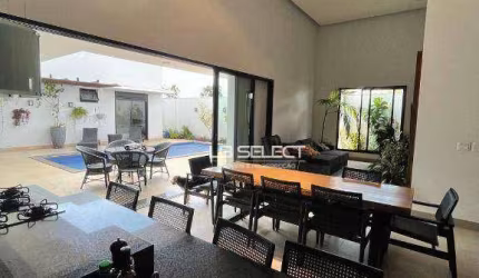 Casa com 4 dormitórios à venda, 250 m² por R$ 2.500.000,00 - Jardim Versailles - Uberlândia/MG