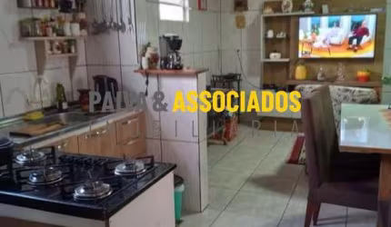 Casa com 2 quartos à venda na Doutor Antônio Leivas Leite, 485, Fragata, Pelotas por R$ 190.000