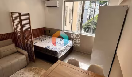 Apartamento tipo Studio à Venda no Bairro de Fátima, Rio de Janeiro, RJ.