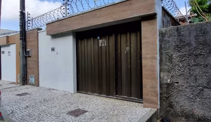 Ótima casa solta no bairro José de Alencar