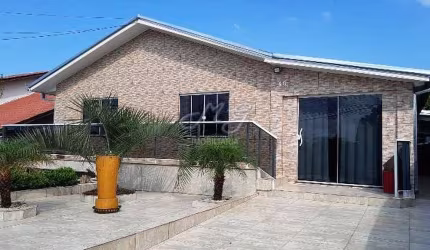 Casa à venda no bairro Jardim Eugenia Maria em Campina Grande do Sul/PR
