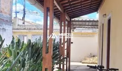 Espaçosa casa no Recreio, Vitória da Conquista - 6 quartos, 3 banheiros, 230m² -