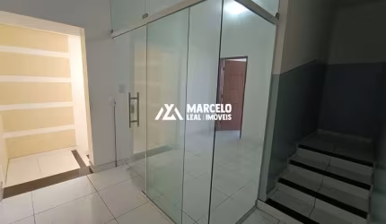 Alugo sala comercial com recepção e banheiro na Av. Alagoas livre de consumo de