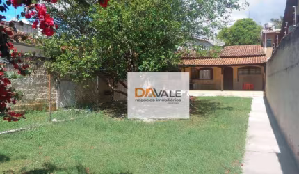 Casa na área central com terreno maravilhoso