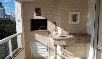 Apartamento de 2 dormitórios à venda na quadra do mar em Balneário Camboriú