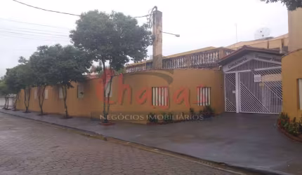 VENDE-SE | SOBRADO EM CONDOMÍNIO FECHADO | JARDIM BRITÂNIA.