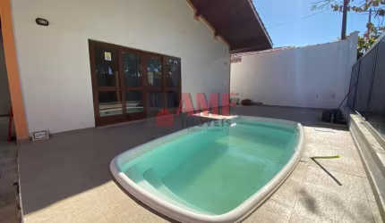 Incrível Casa com Piscina no Parque Turistico