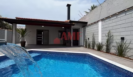 Casa a 200 metros do mar no Santa terezinha