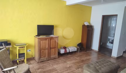 Casa com 3 quartos para locação em Jardim Do Lago - SP