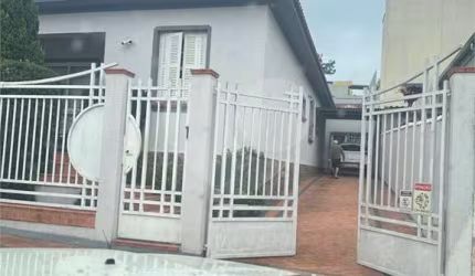 Casa com 3 quartos à venda em Centro - SP