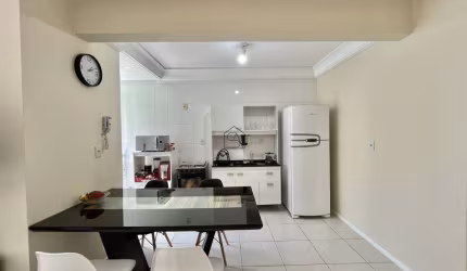 Apartamento com 02 quartos sendo 01 suíte 02 BWC localizado em Campinas, São José - SC.