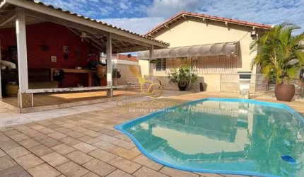Casa à venda no bairro Santa Cruz - Mogi Mirim/SP