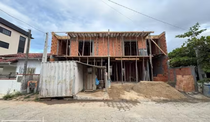 Casa Sobrado Próximo do Mar em Itajubá Barra Velha Sc