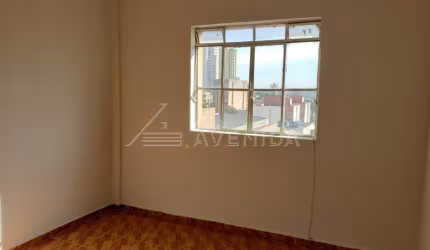 Apartamento com 2 quartos para alugar na Rua Benjamin Constant, --, Centro, Londrina por R$ 900