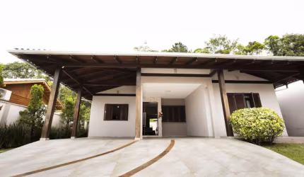 Casa com 4 quartos à venda na Niterói, 203, Margem Esquerda, Gaspar, 230 m2 por R$ 850.000