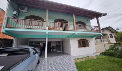 Casa com 3 quartos à venda na Rua Osasco, 161, Valparaíso, Blumenau, 135 m2 por R$ 700.000