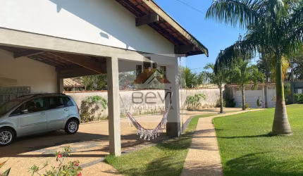 Linda Casa no Cond. de Chácaras Colinas do Piracicaba