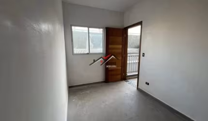 Apartamento com Vaga, Sacada e Quintal em Itaquera