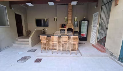 Apartamento de 64m2 na rua do Bispo, sem condomínio e sem IPTU