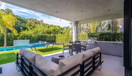 Luxuosa residência em Jurerê! 4 suítes