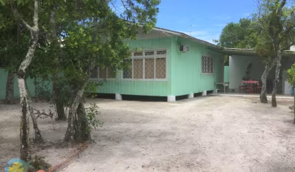 Casa á 75m da Praia de Canto Grande á VENDA