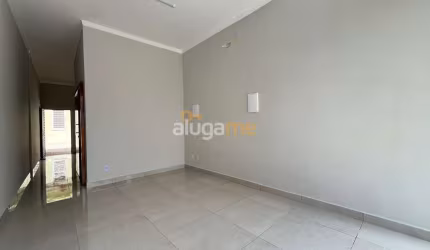 Salão comercial novo, com 02 ambientes, na Vila Imperial, com 03 vagas rotativas.