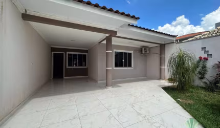 Casa com 3 dormitórios para alugar, 128 m² por R$ 3.227,00/mês - Universitário - Cascavel/PR