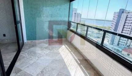 Apartamento Para Vender com 4 quartos 2 suítes no bairro 13 de Julho em Aracaju / Edifício Lucia Prudente.