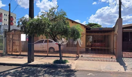 Casa com 3 quartos à venda, 186 m² por R$ 320.000 - Franca - Zona Leste de Londrina/PR